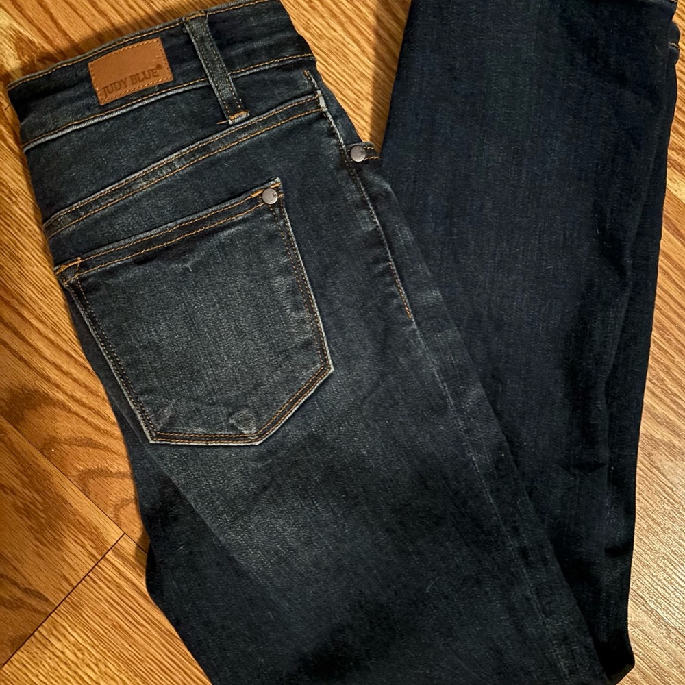 Judy blue capri fit. No distressing. Size 5/27